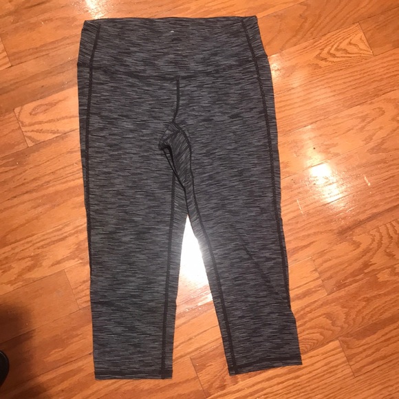 Athleta Pants - Athleta cropped leggings